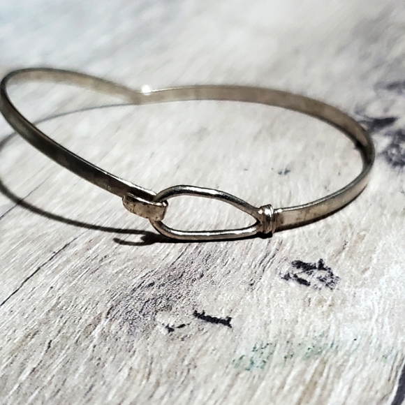 Hammered & Smooth Bracelet. - Picture 2 of 5